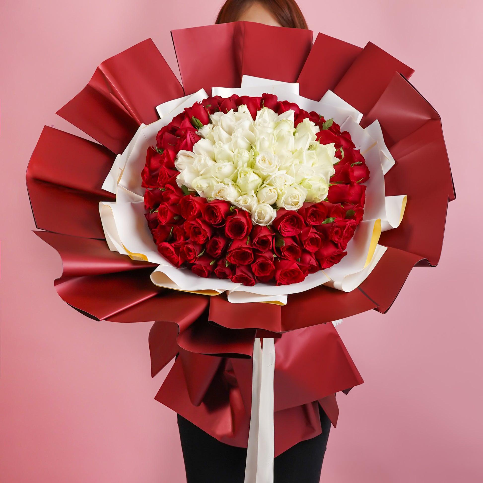 flowers_bouquet_giant 199 Roses - True Romance