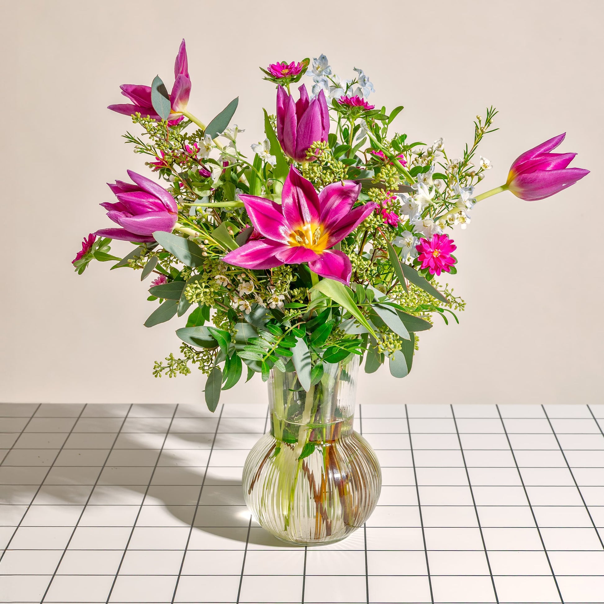 flowers_vase Elegant Purple Tulips