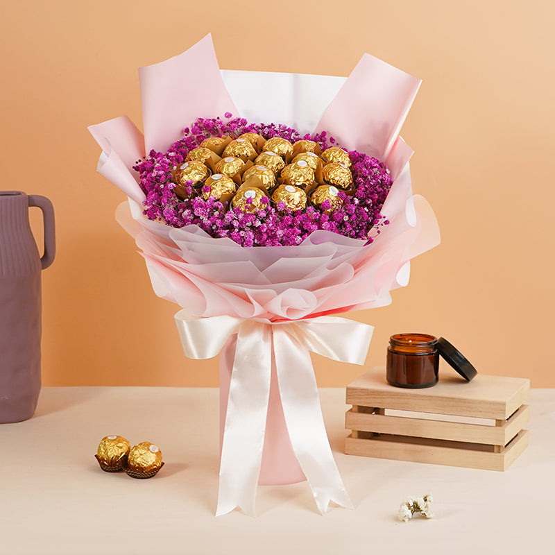 flowers_bouquet_ferrero Luscious Love