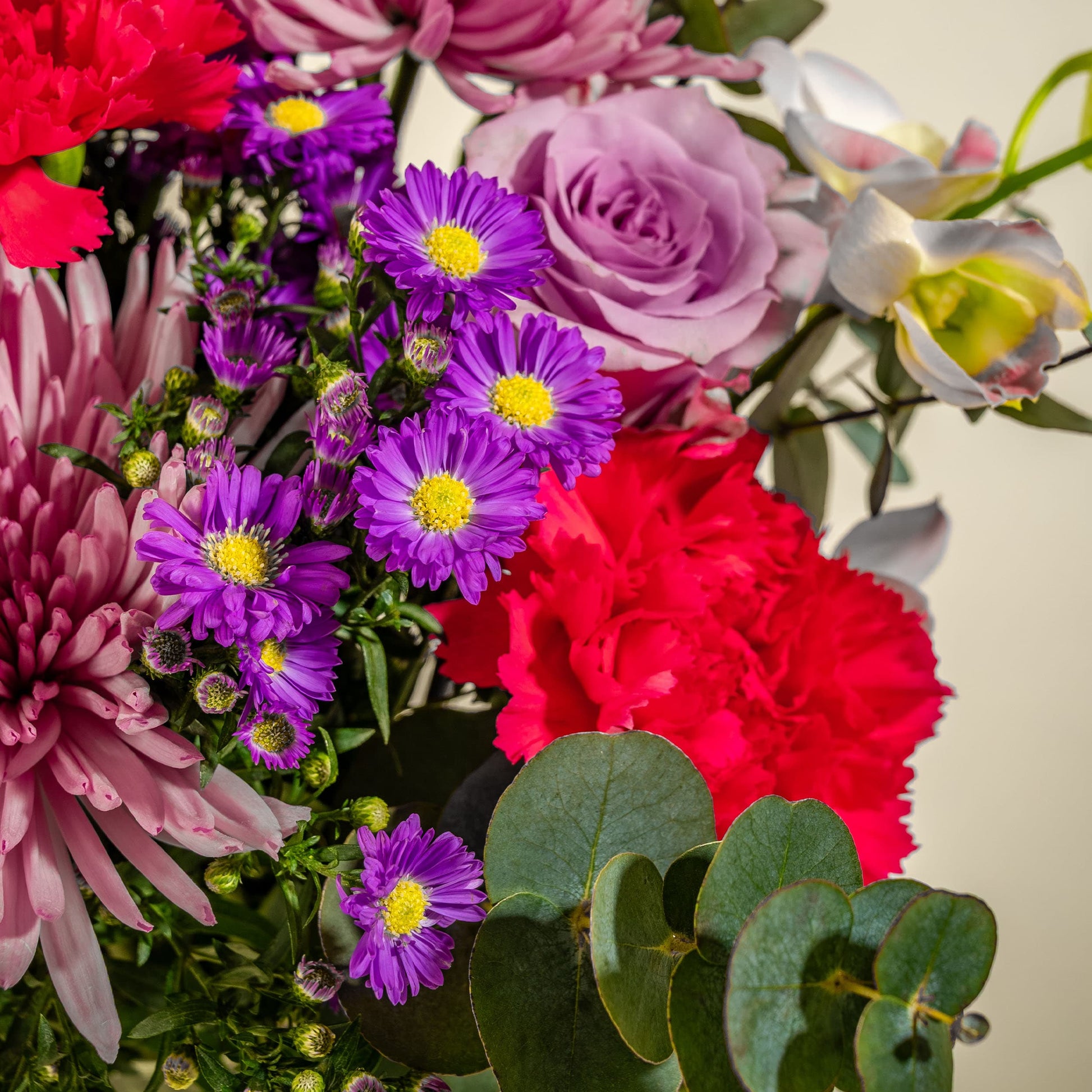 flowers_vase Radiant Glow