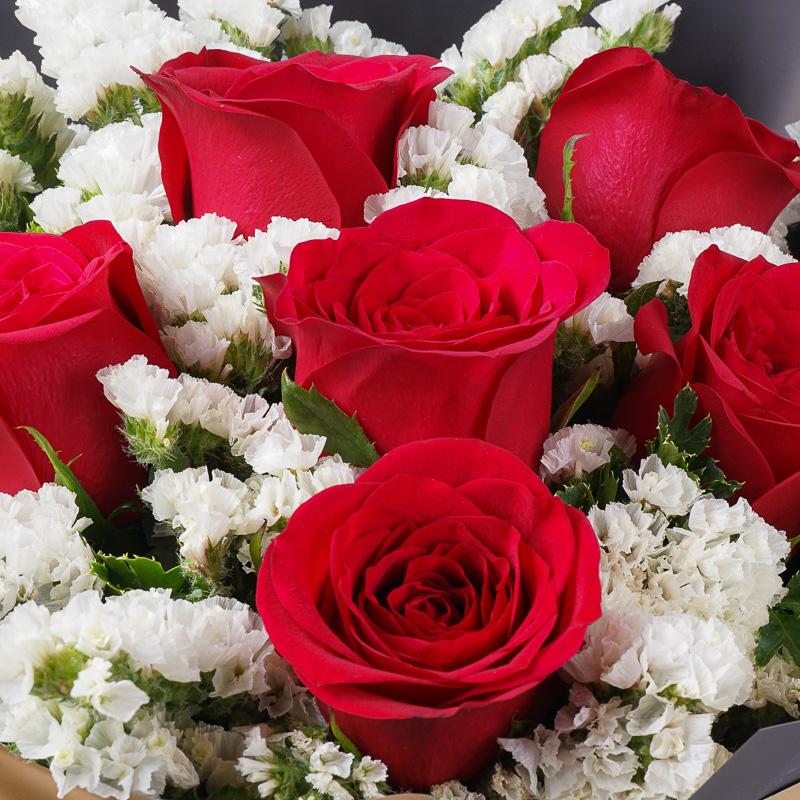 bundle_bouquet_cake Scarlet Celebrations Party Pack