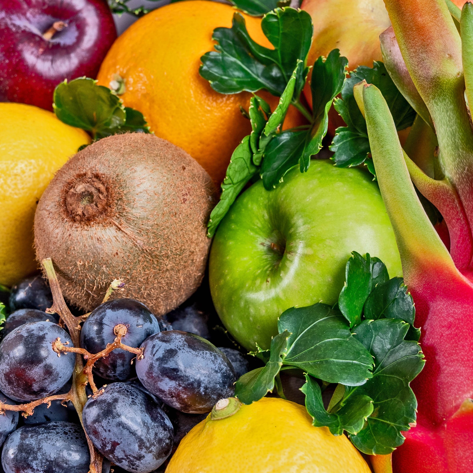 hamper_fruit Sweet Rainbow Fruit Box