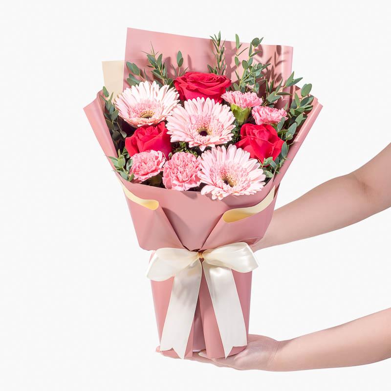 bundle_bouquet_ferrero_balloon Pink Blush Birthday Bundle