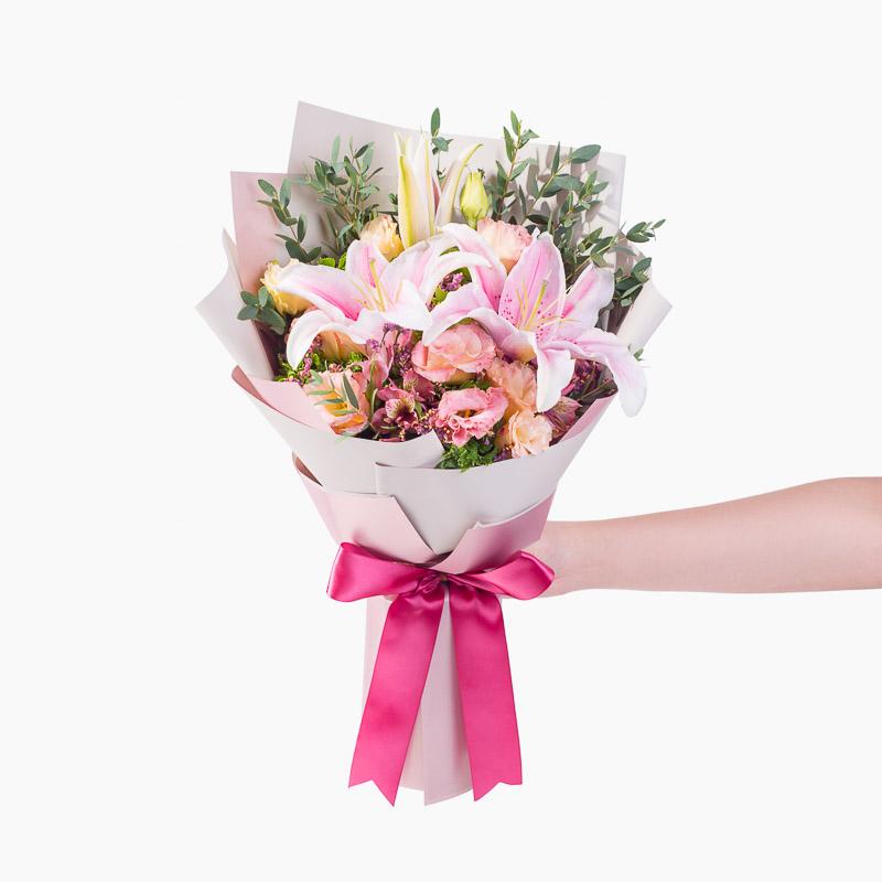 bundle_bouquet_cake Sweet Desire Bouquet + Chocolate Devil Cheese Cake