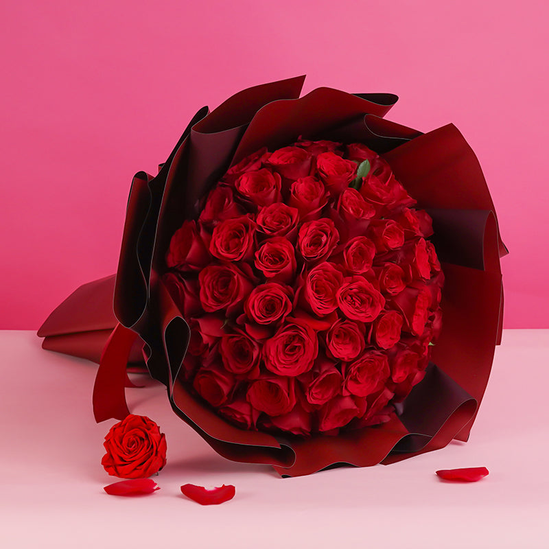 flowers_bouquet_giant 50 roses - Scarlet Heart