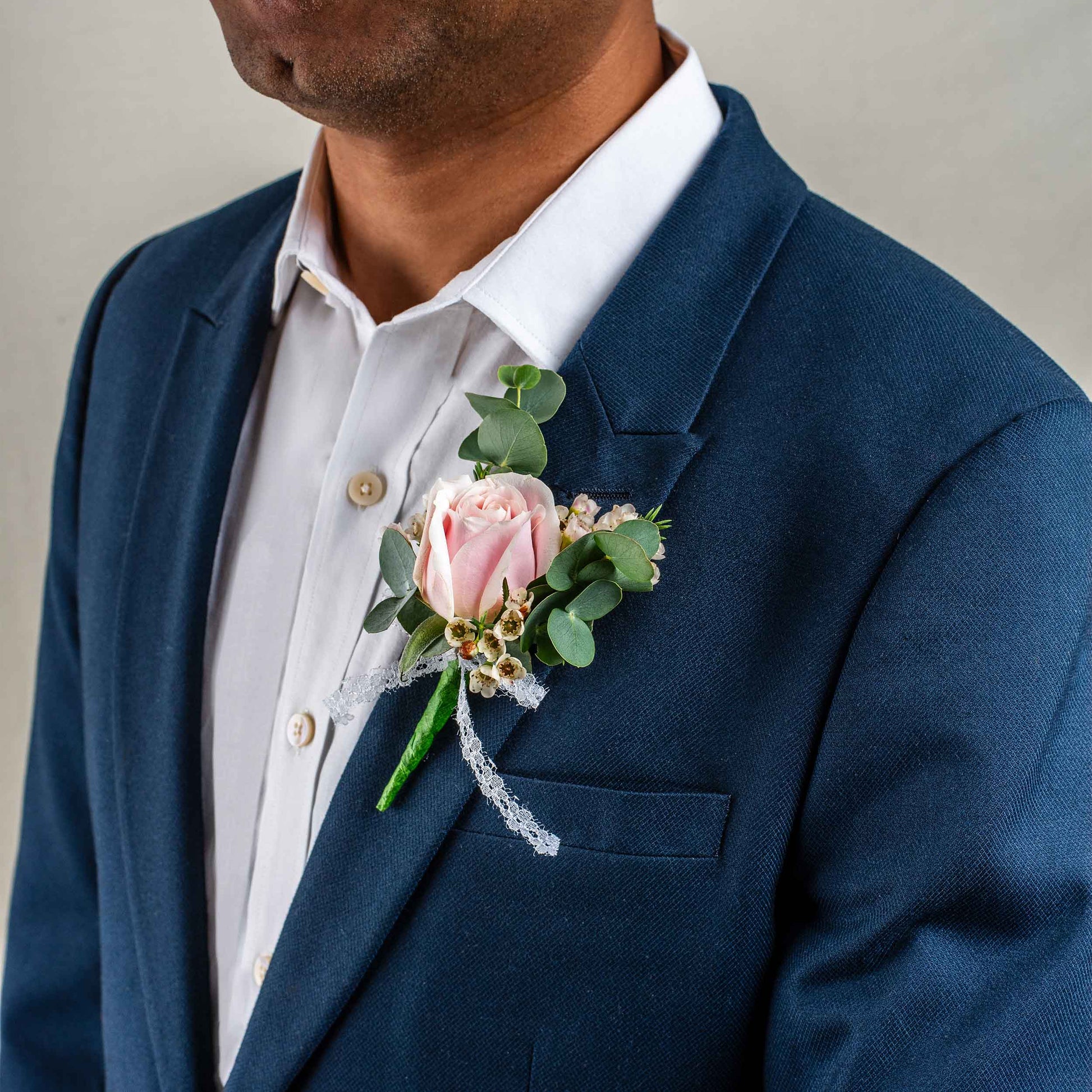 flowers_vase Aurora Bridal Bouquet Set