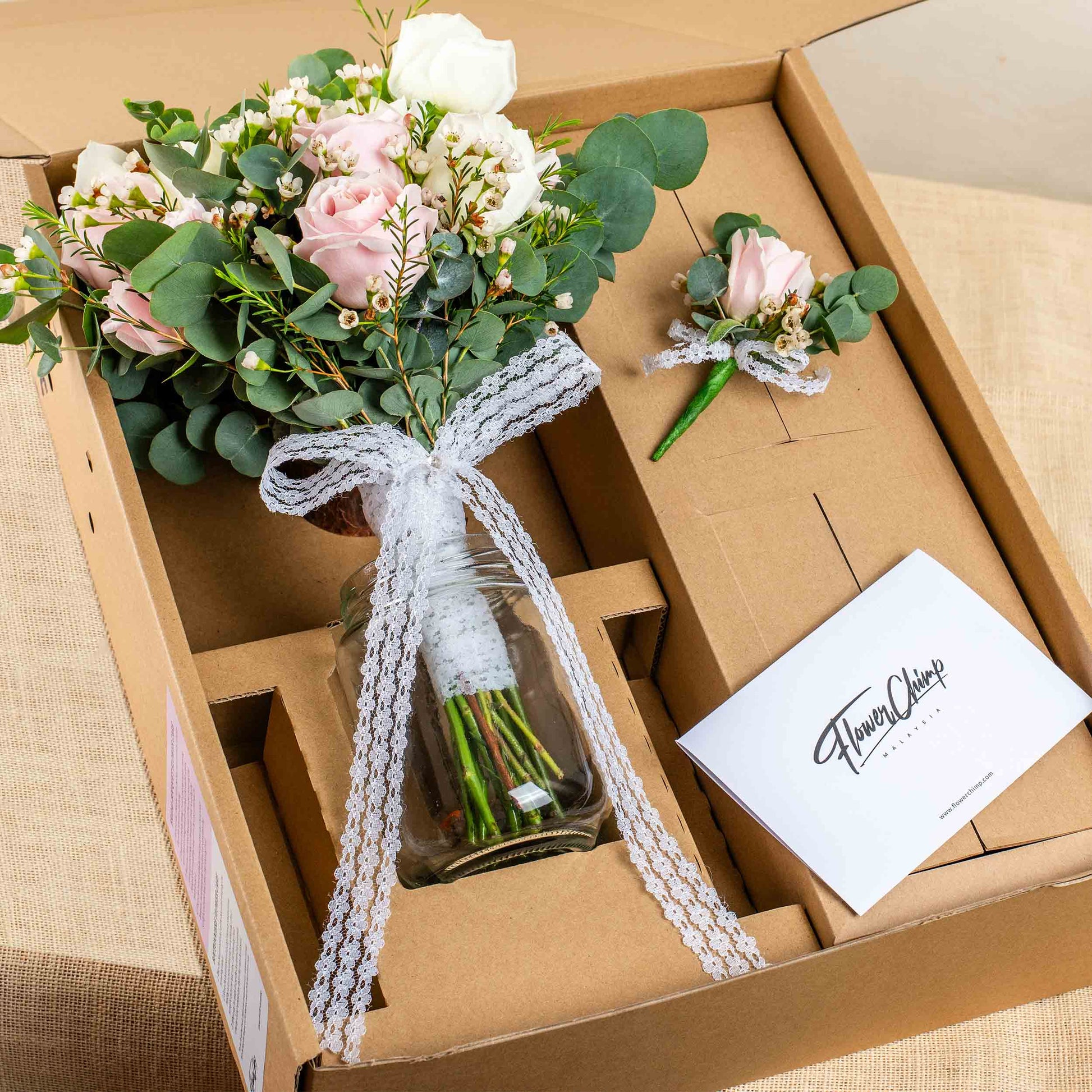 flowers_vase Aurora Bridal Bouquet Set