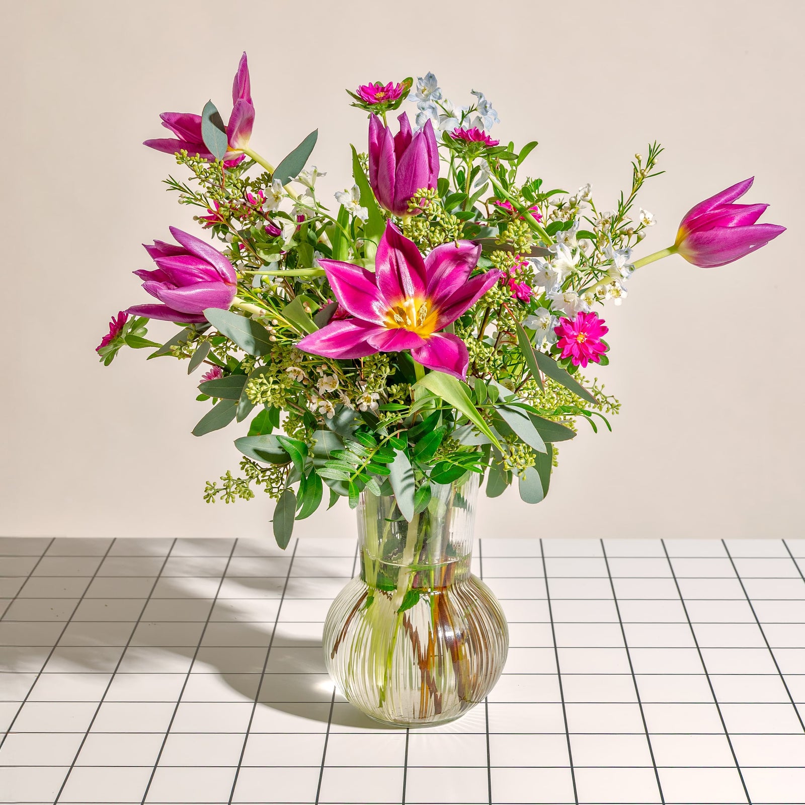 flowers_vase Elegant Purple Tulips