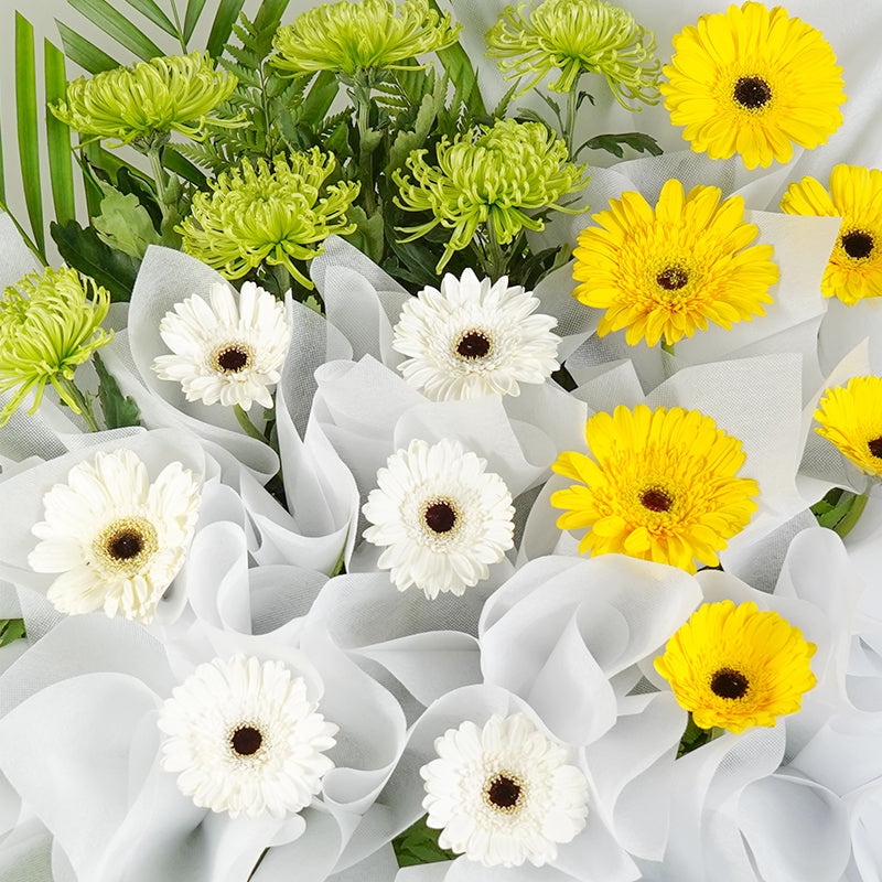 flower_stand_condolence Embrace Of Comfort Condolence / Funeral Flowers