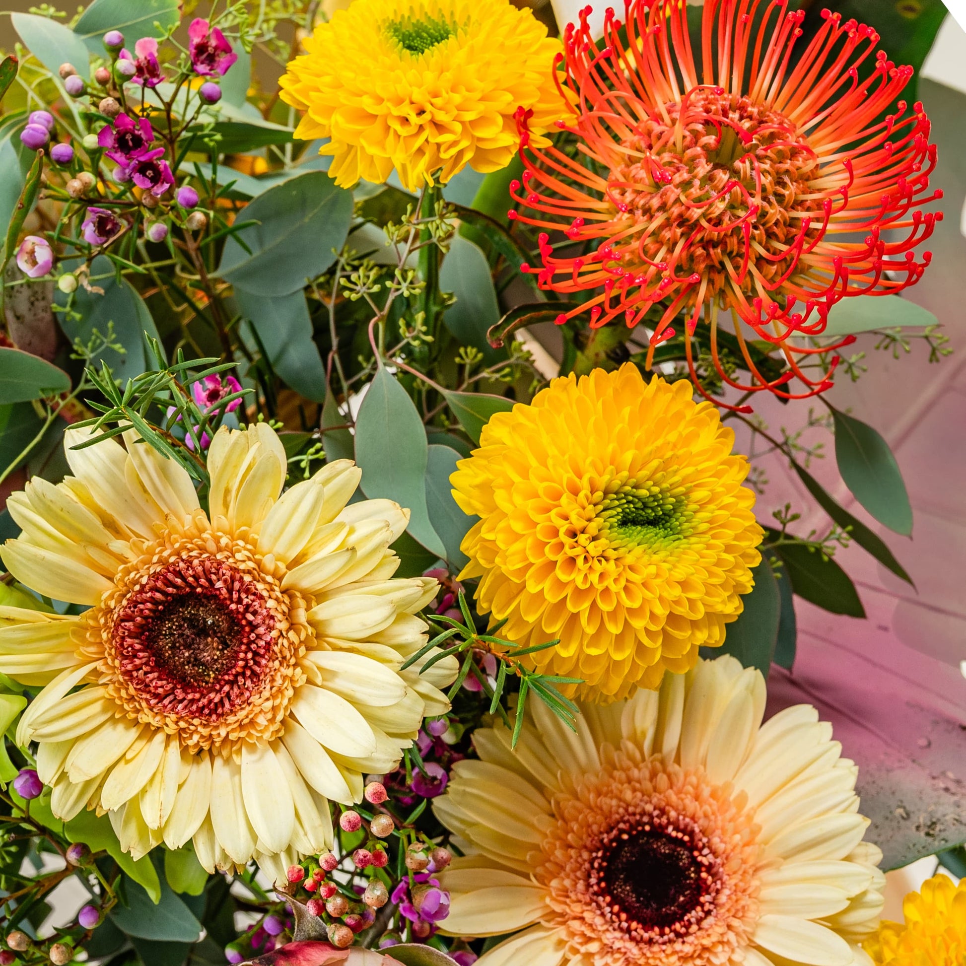 flower_stand_opening Iconic Signature Flower Stand
