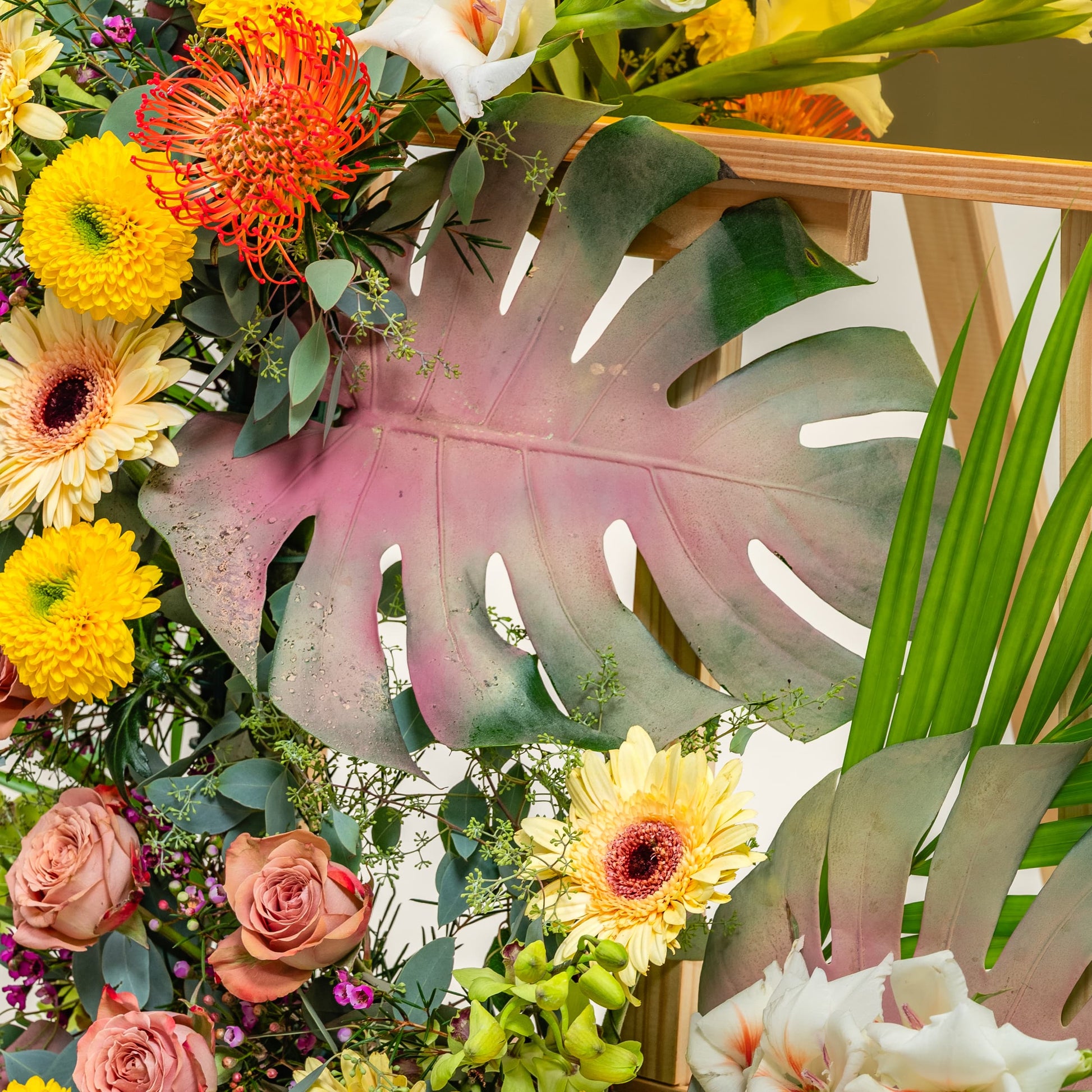 flower_stand_opening Iconic Signature Flower Stand