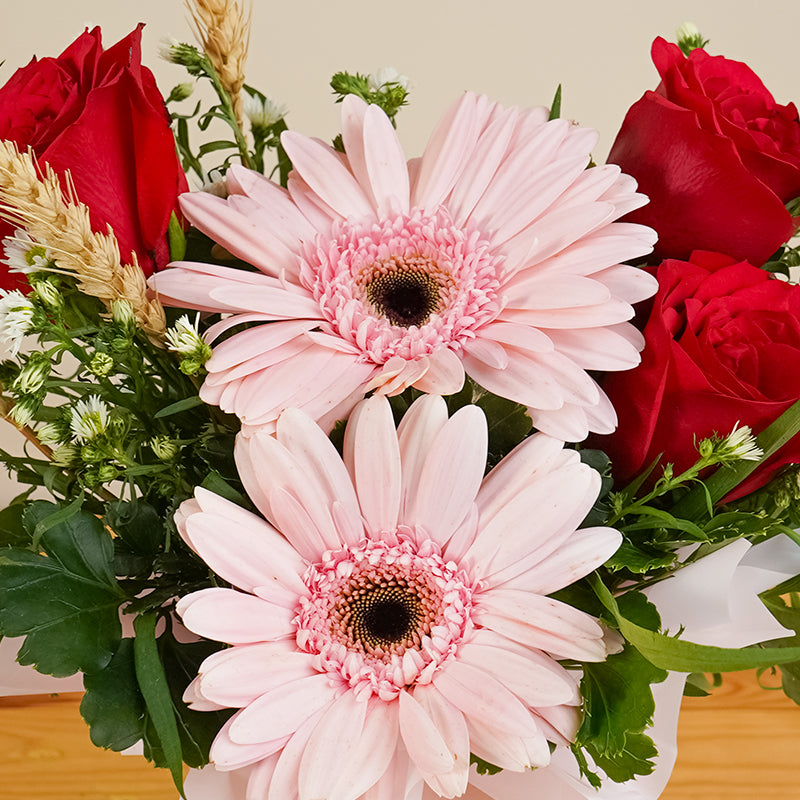 flowers_box_vbox Lil Romance