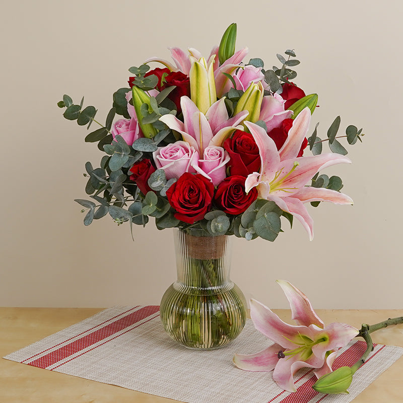 flowers_vase Lily Love