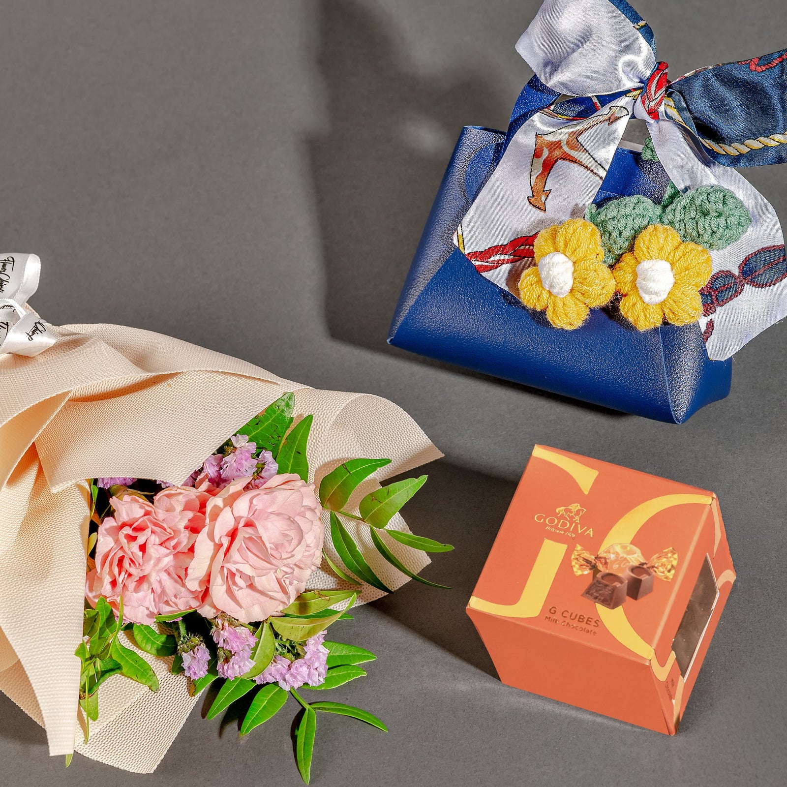 twilly_bag_set Petite Mystique Gift Set (Twilly Bag With Flowers, Chocolates & Charm)