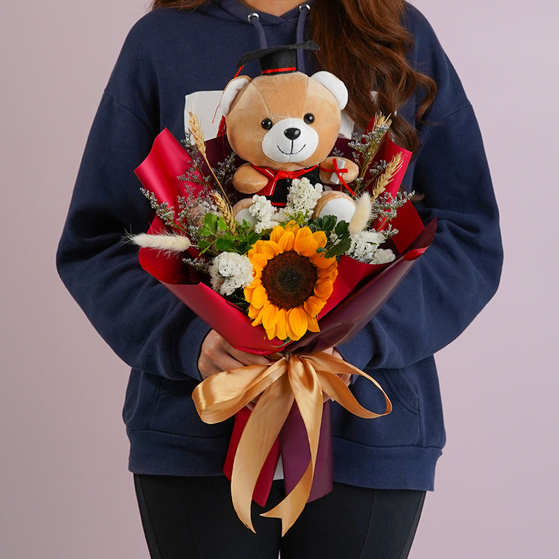 bundles_graduation Shining Star Graduation Bouquet