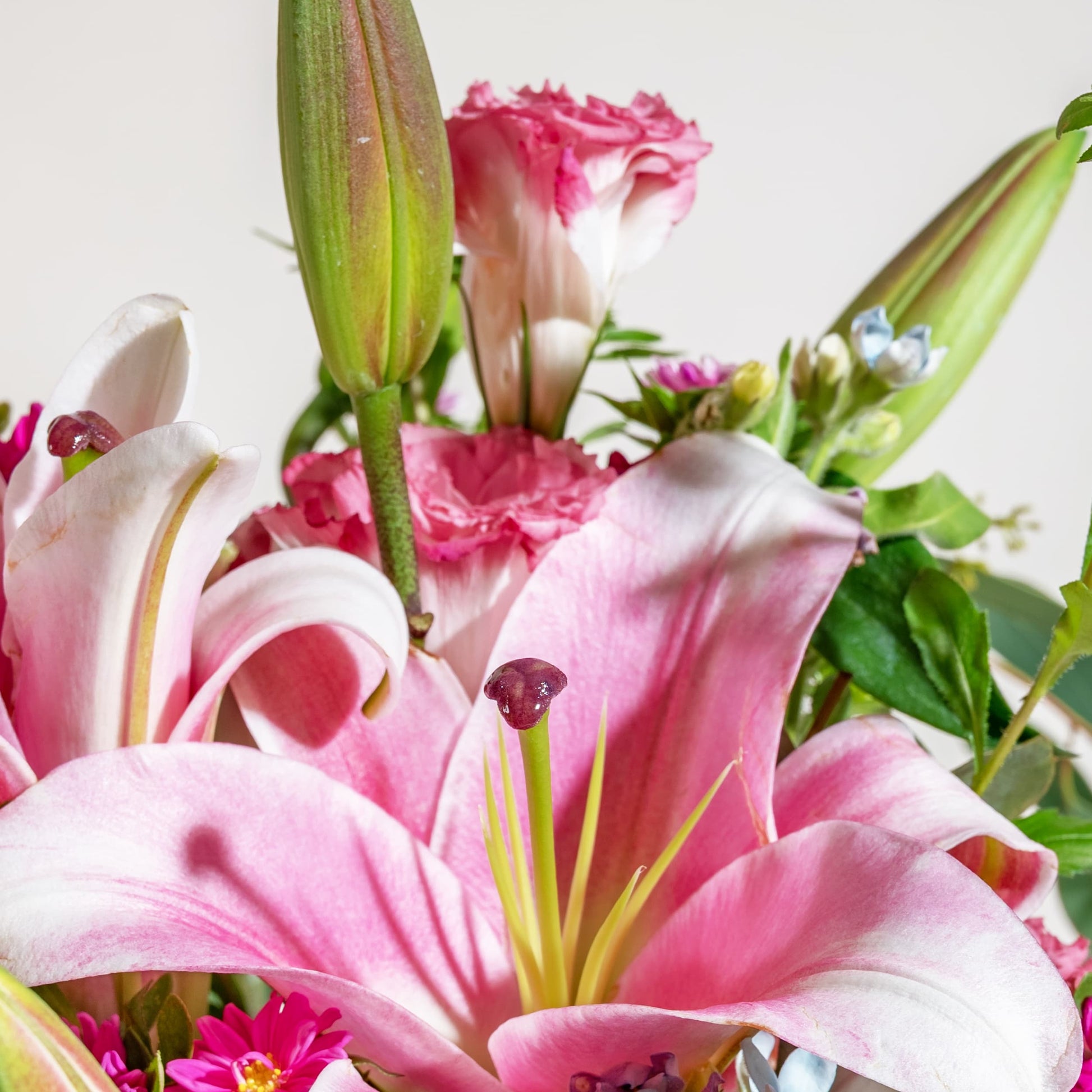flowers_vase Soft Pink Lilies