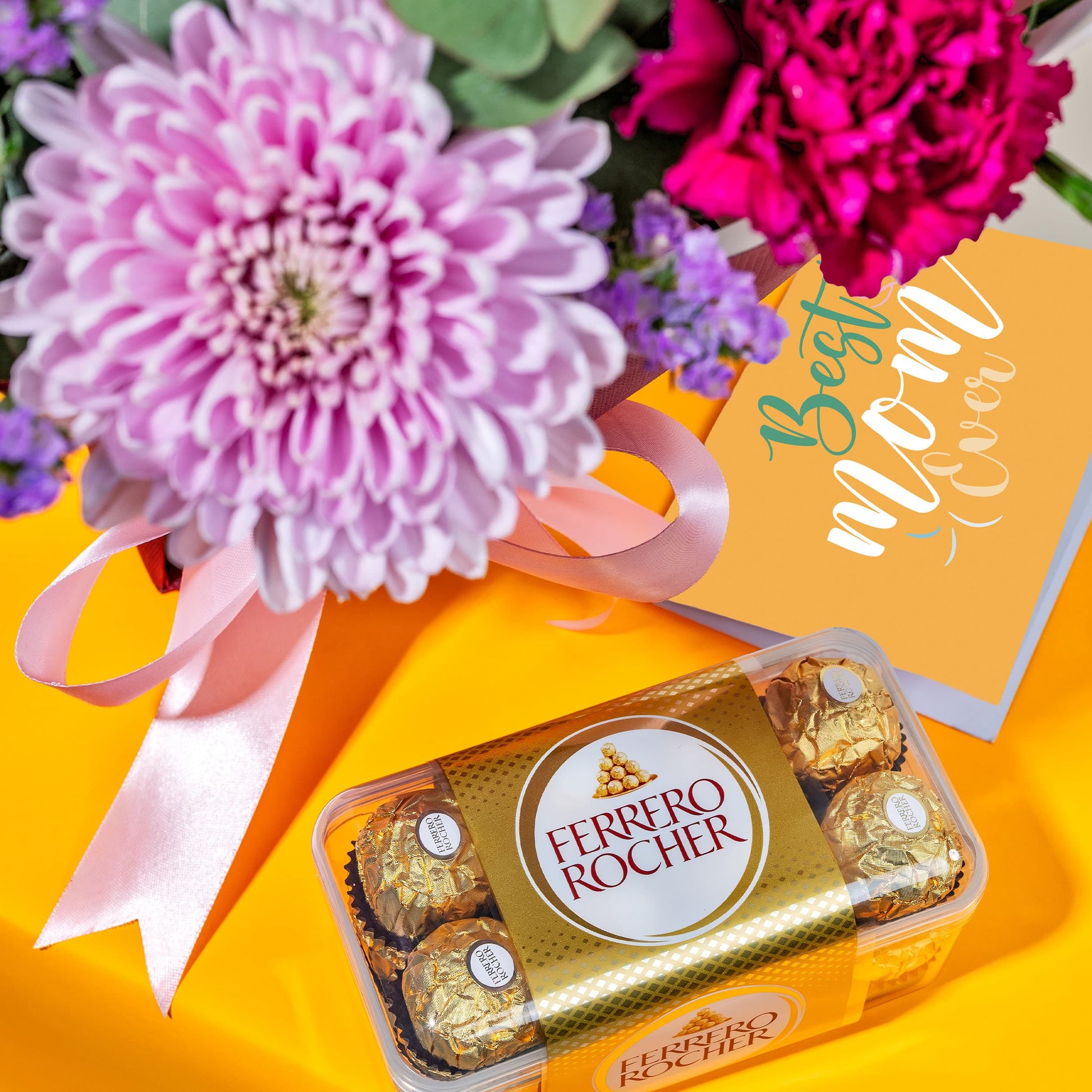 bundle_bouquet_ferrero_balloon The Best Mom Gift Set