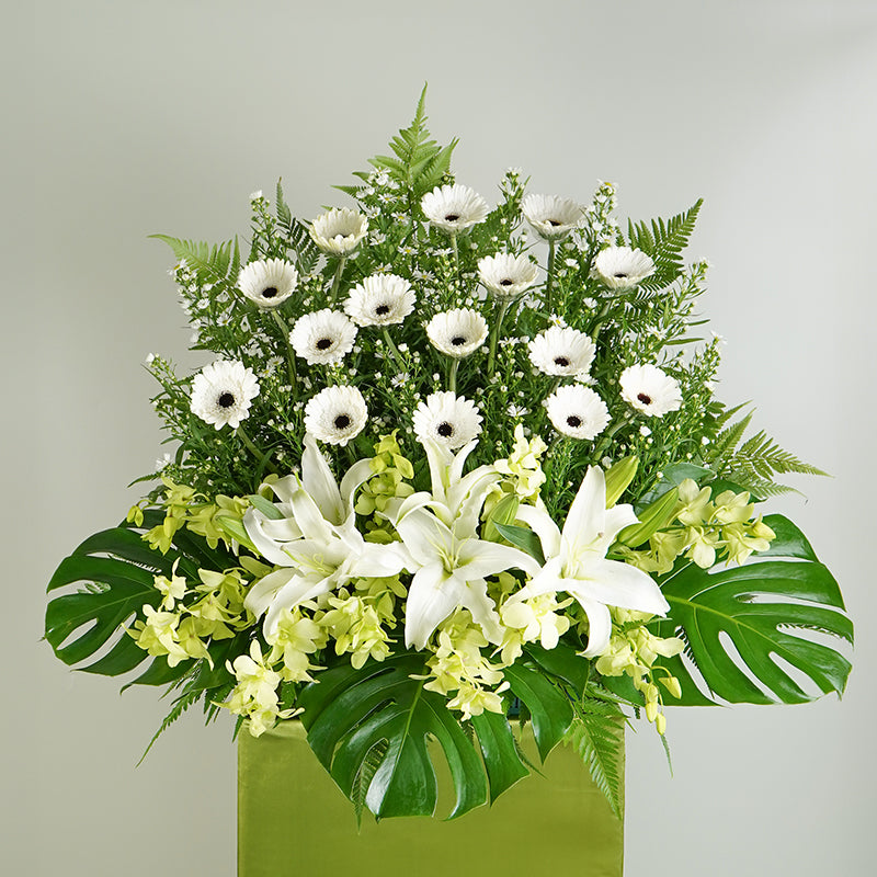 flower_stand_condolence The Fallen Hero Condolence / Funeral Flowers