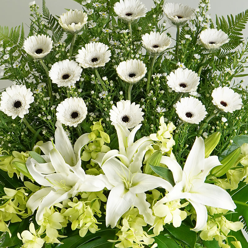flower_stand_condolence The Fallen Hero Condolence / Funeral Flowers