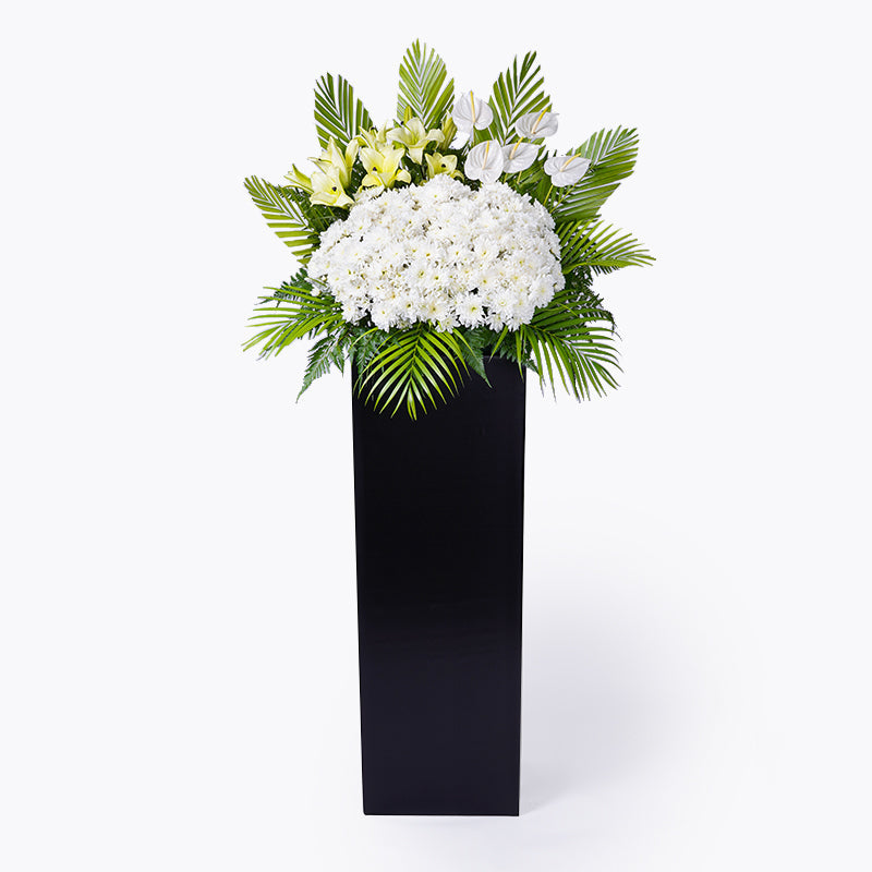 flowers_stand Heartfelt Influence Condolence / Funeral Flowers