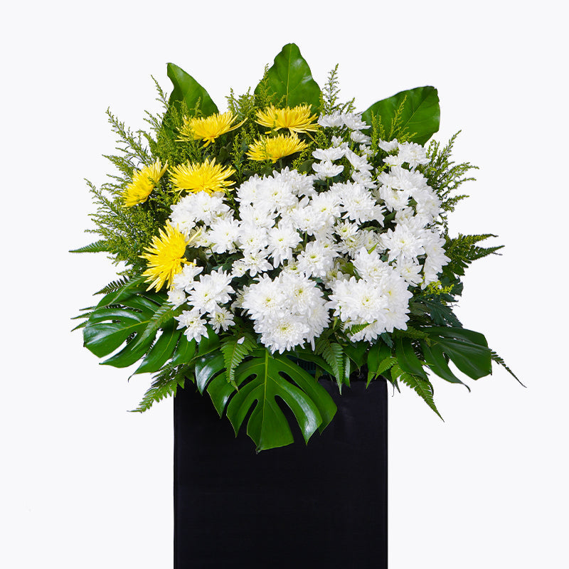 flowers_stand Heavy Hearts Condolence / Funeral Flowers